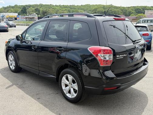 Crystal Black Silica 2015 Subaru Forester 2.5i Premium