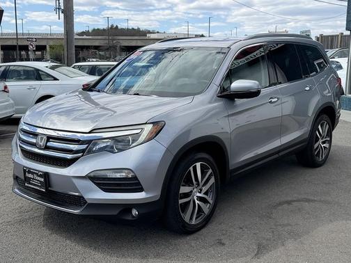 Lunar Silver Metallic 2016 Honda Pilot Touring