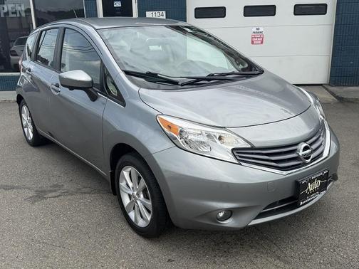 Magnetic Gray Metallic 2015 Nissan Versa Note SL