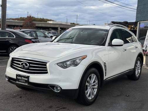 2015 INFINITI QX70 Base