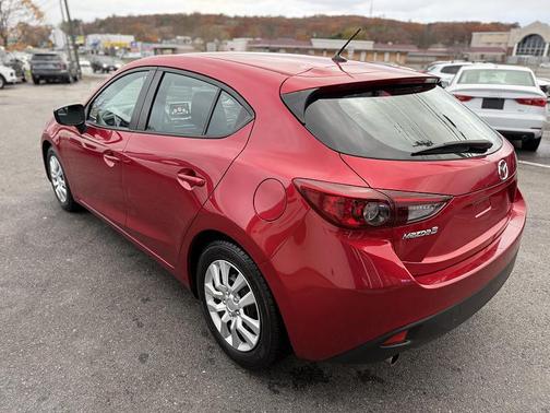 2015 Mazda Mazda3 i Sport
