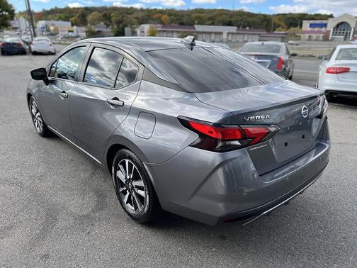 2021 Nissan Versa 1.6 SV