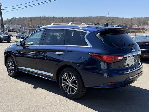 2017 INFINITI QX60 Base