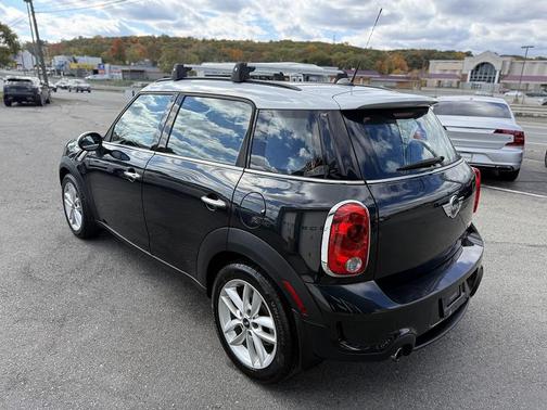 2011 MINI Cooper S Countryman Base