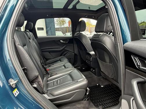 BLUE 2019 Audi Q7 55 Premium Plus