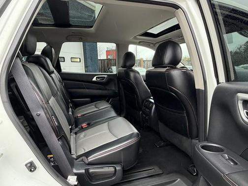 WHITE 2020 Nissan Pathfinder SL 4WD