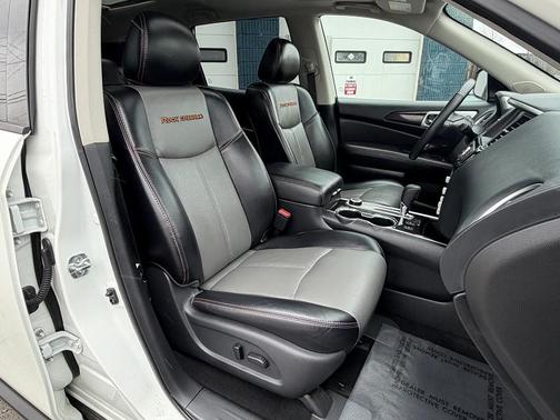 WHITE 2020 Nissan Pathfinder SL 4WD