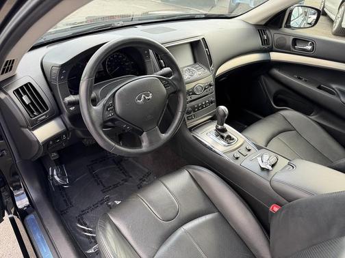 BLACK 2013 INFINITI G37x Base