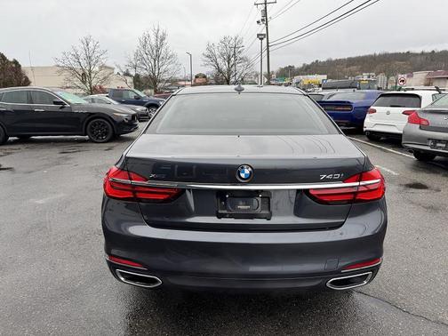 2017 BMW 740 xDrive