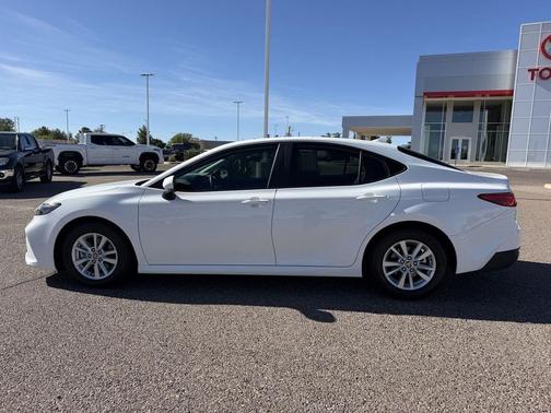 Ice Cap 2025 Toyota Camry LE