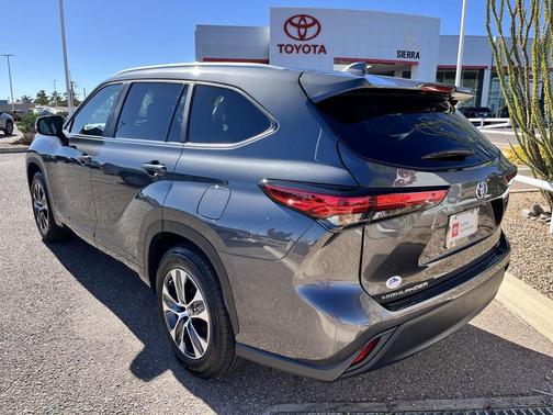 2023 Toyota Highlander Hybrid XLE