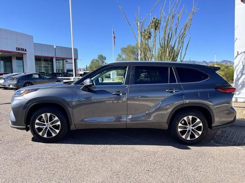 2023 Toyota Highlander Hybrid XLE
