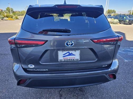 2023 Toyota Highlander Hybrid XLE