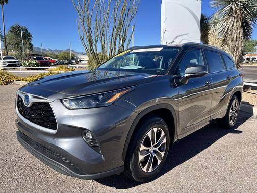 2023 Toyota Highlander Hybrid XLE