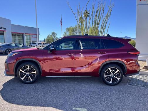 2022 Toyota Highlander XSE