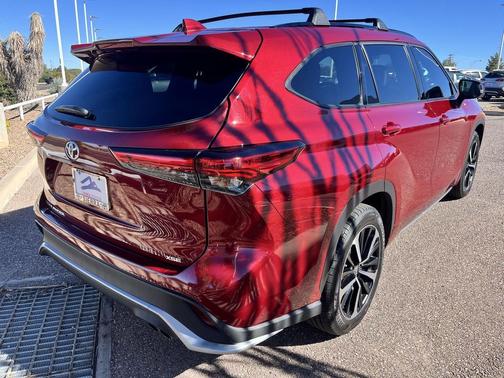 2022 Toyota Highlander XSE