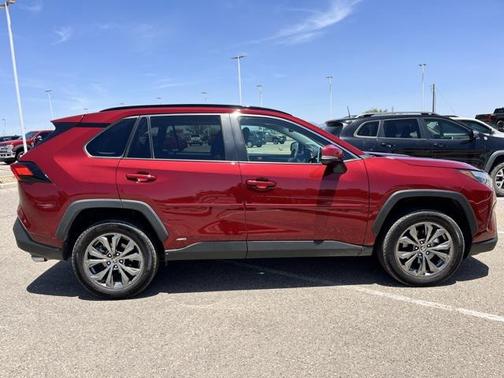 2022 Toyota RAV4 Hybrid XLE Premium