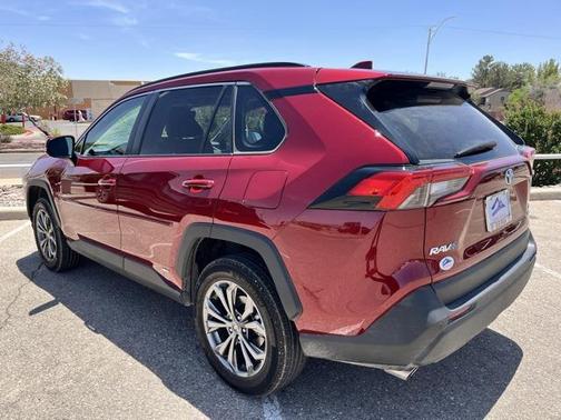 2022 Toyota RAV4 Hybrid XLE Premium