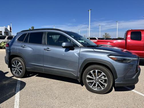 2024 Toyota Corolla Cross XLE