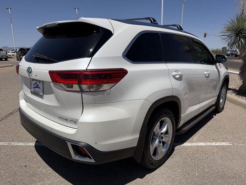 Blizzard Pearl 2017 Toyota Highlander Limited