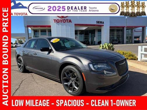 2022 Chrysler 300 Touring