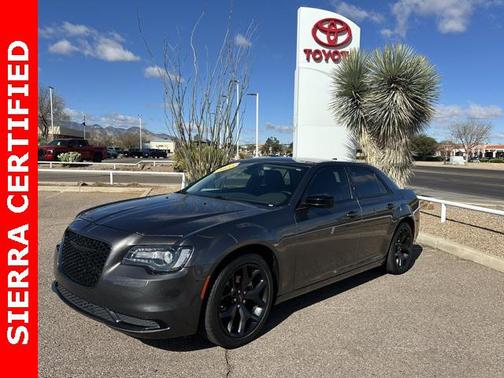 2022 Chrysler 300 Touring