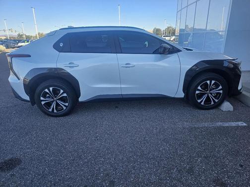 2024 Toyota bZ4X XLE