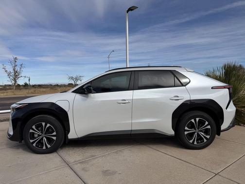 2024 Toyota bZ4X XLE