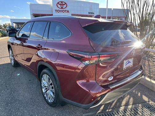 2025 Toyota Highlander Hybrid Platinum