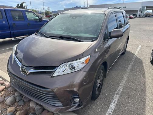 2018 Toyota Sienna XLE