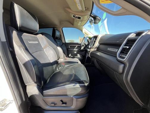 2022 RAM 2500 Laramie Crew Cab 4x4 6'4' Box