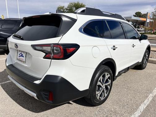 2022 Subaru Outback Touring