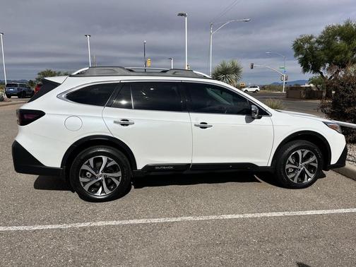 2022 Subaru Outback Touring