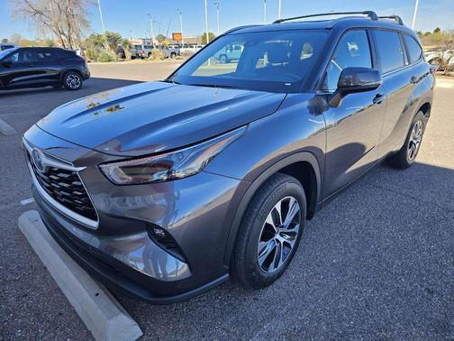 2023 Toyota Highlander Hybrid XLE