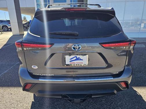 2023 Toyota Highlander Hybrid XLE