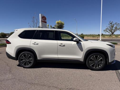 Coastal Cream 2024 Toyota Grand Highlander Hybrid Limited MAX