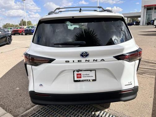2023 Toyota Sienna LE
