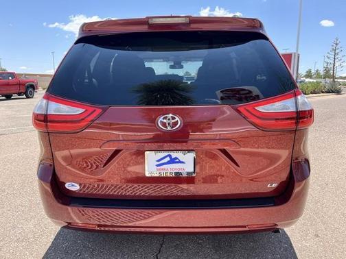 2019 Toyota Sienna LE