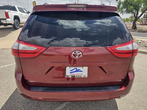 2019 Toyota Sienna LE