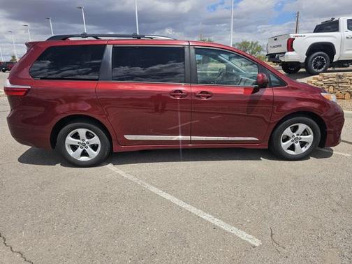 2019 Toyota Sienna LE
