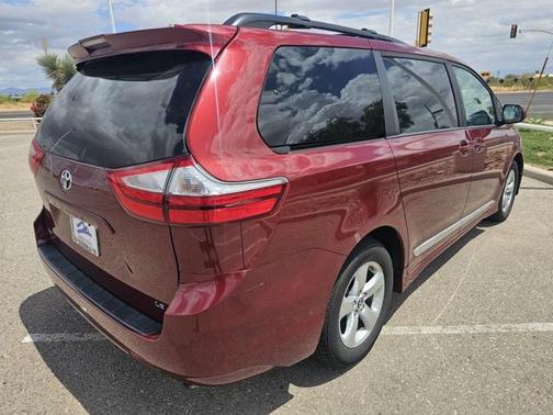 2019 Toyota Sienna LE