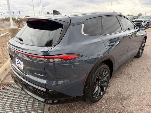 2025 Toyota Crown Signia Limited