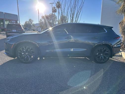 2025 Toyota Crown Signia Limited