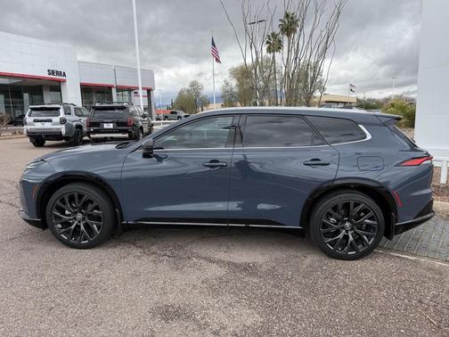 2025 Toyota Crown Signia Limited