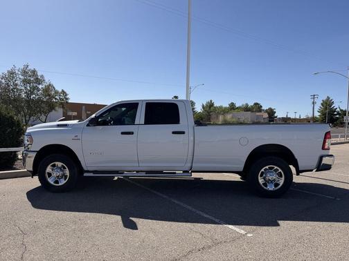 Bright White Clearcoat 2020 RAM 3500 Tradesman Crew Cab 4x4 8' Box