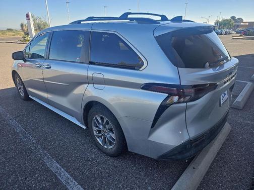 2023 Toyota Sienna XLE