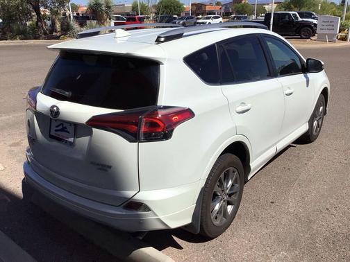Blizzard Pearl 2018 Toyota RAV4 Platinum