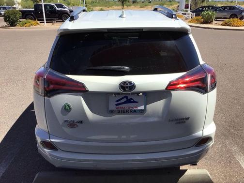 Blizzard Pearl 2018 Toyota RAV4 Platinum