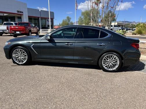 2020 Genesis G70 2.0T RWD