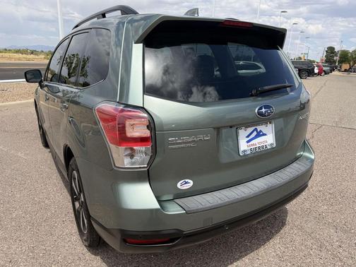Jasmine Green Metallic 2018 Subaru Forester 2.5i Limited